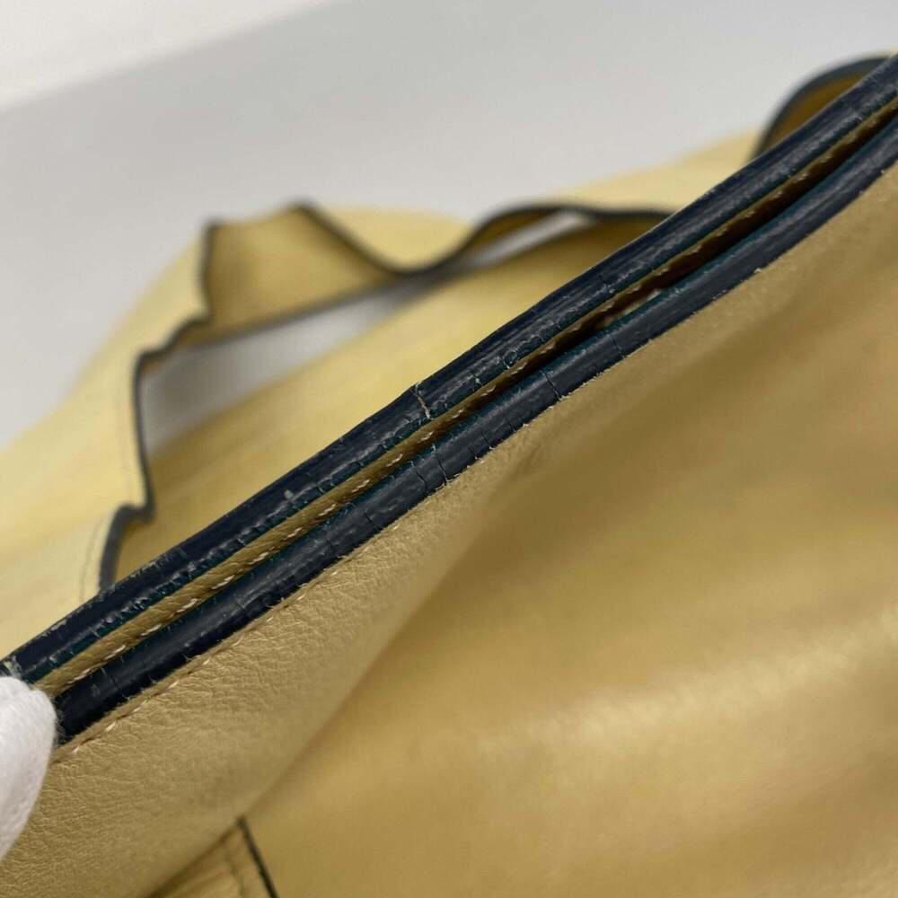 CHANEL Cream Lambskin Leather Tote Bag - Picture 8 of 15